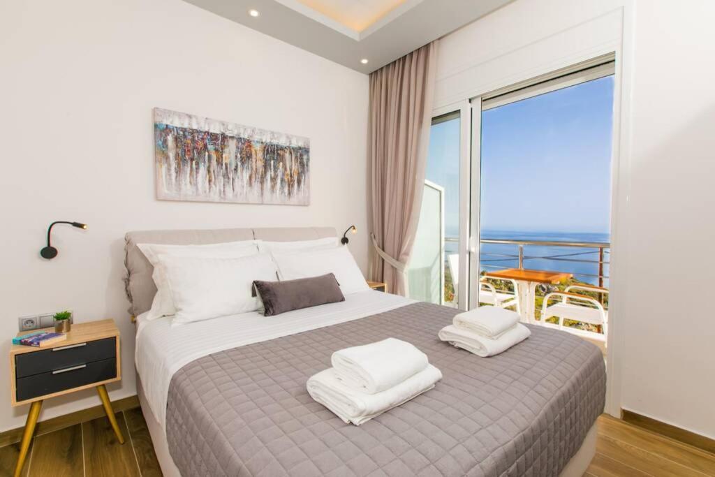 Chrysi's Ocean View Retreat *